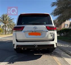 تۆیۆتا لاند کروزەر